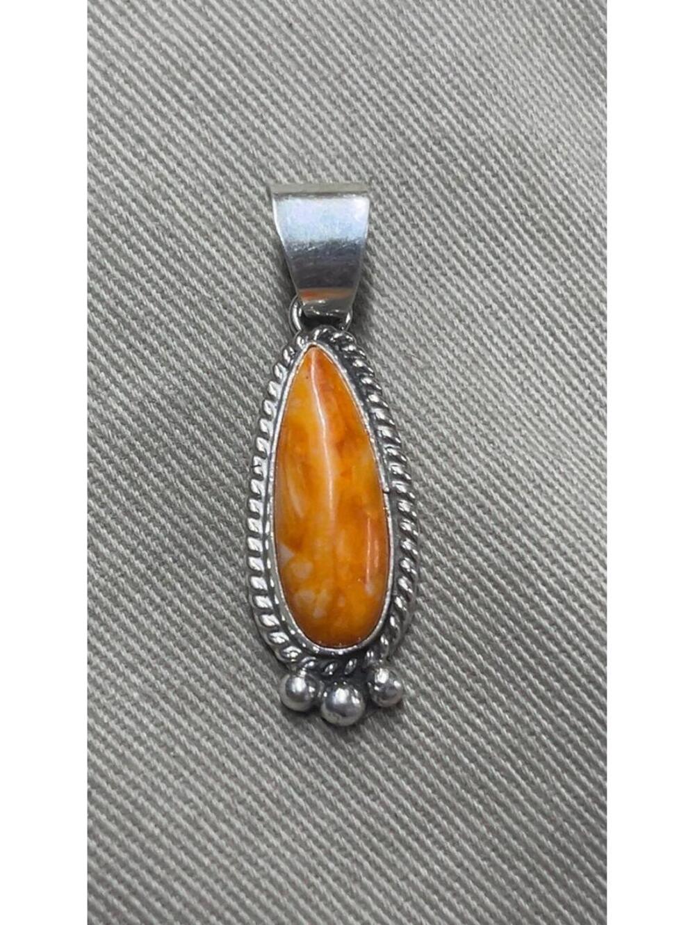 Native American Navajo sterling silver spiny oyster pendant -Betty Begay